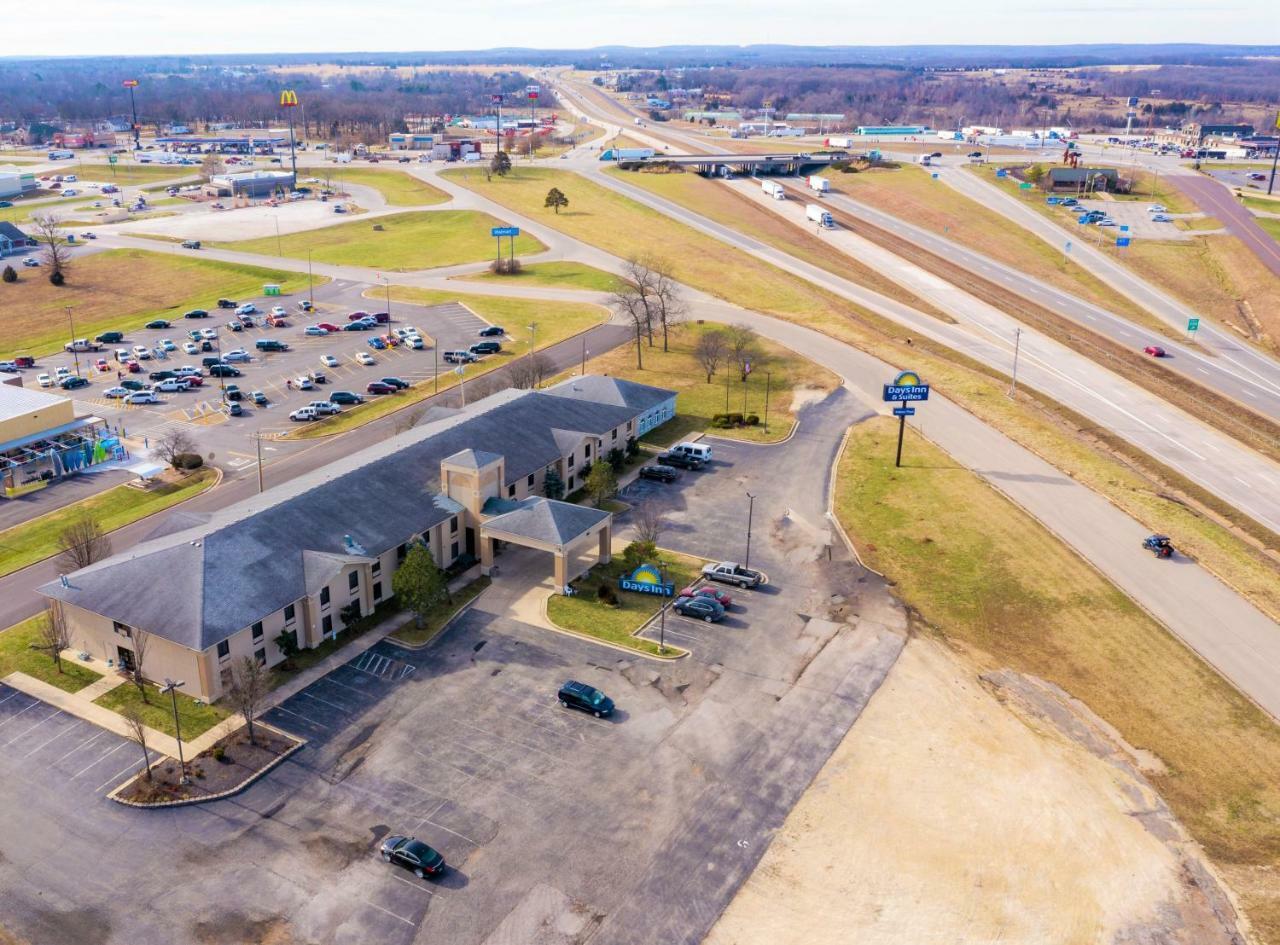 Days Inn & Suites By Wyndham Cuba Exterior foto